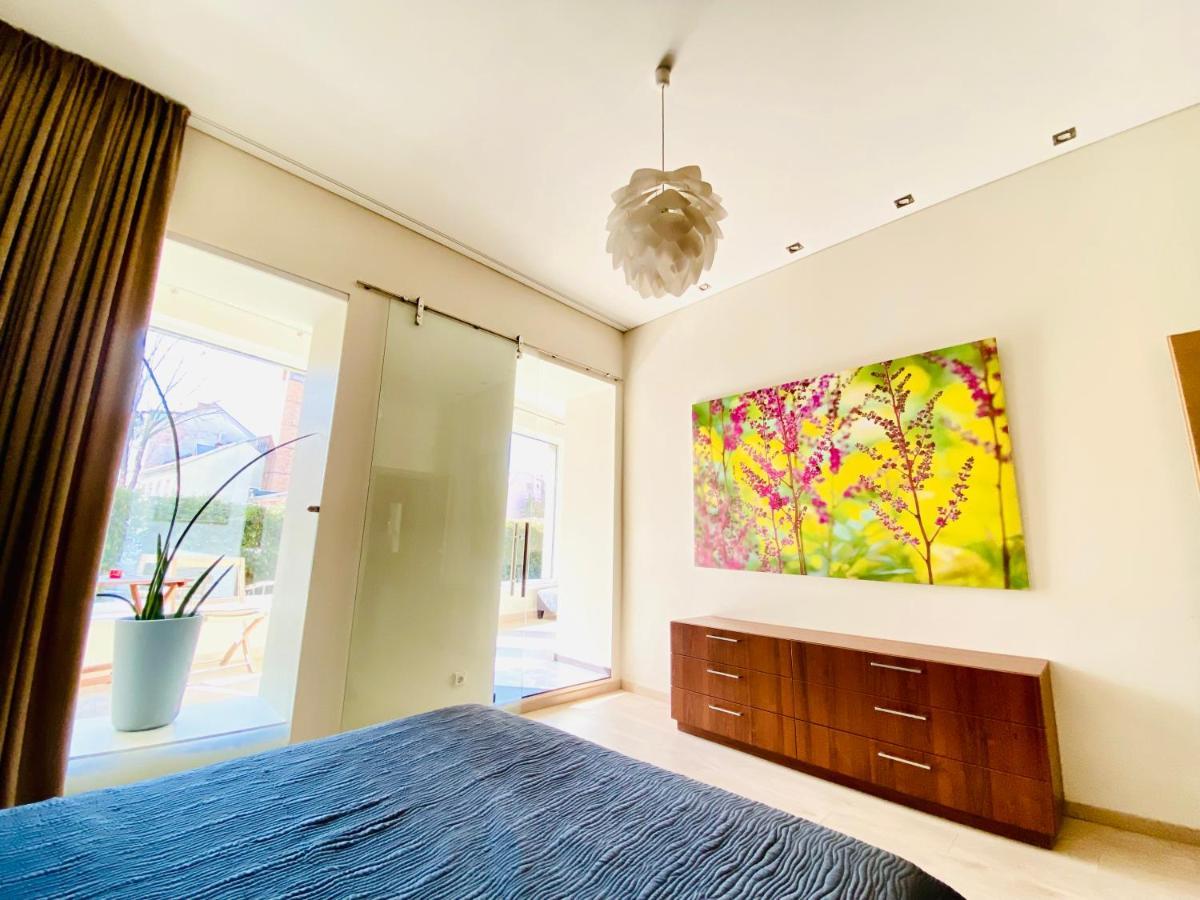 Great Flat With Terrace In Oldtown-Prime Rentals Kaunas Kültér fotó